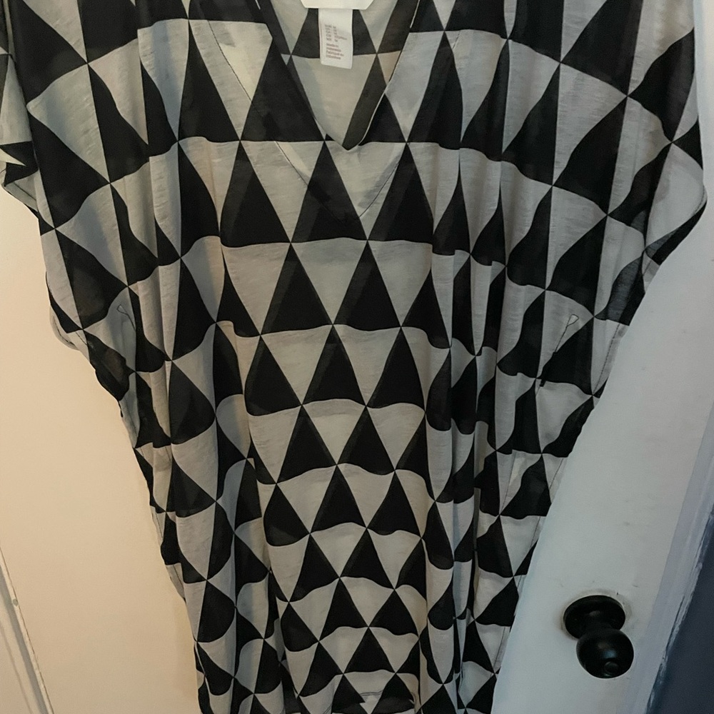 HM women’s tunic top.